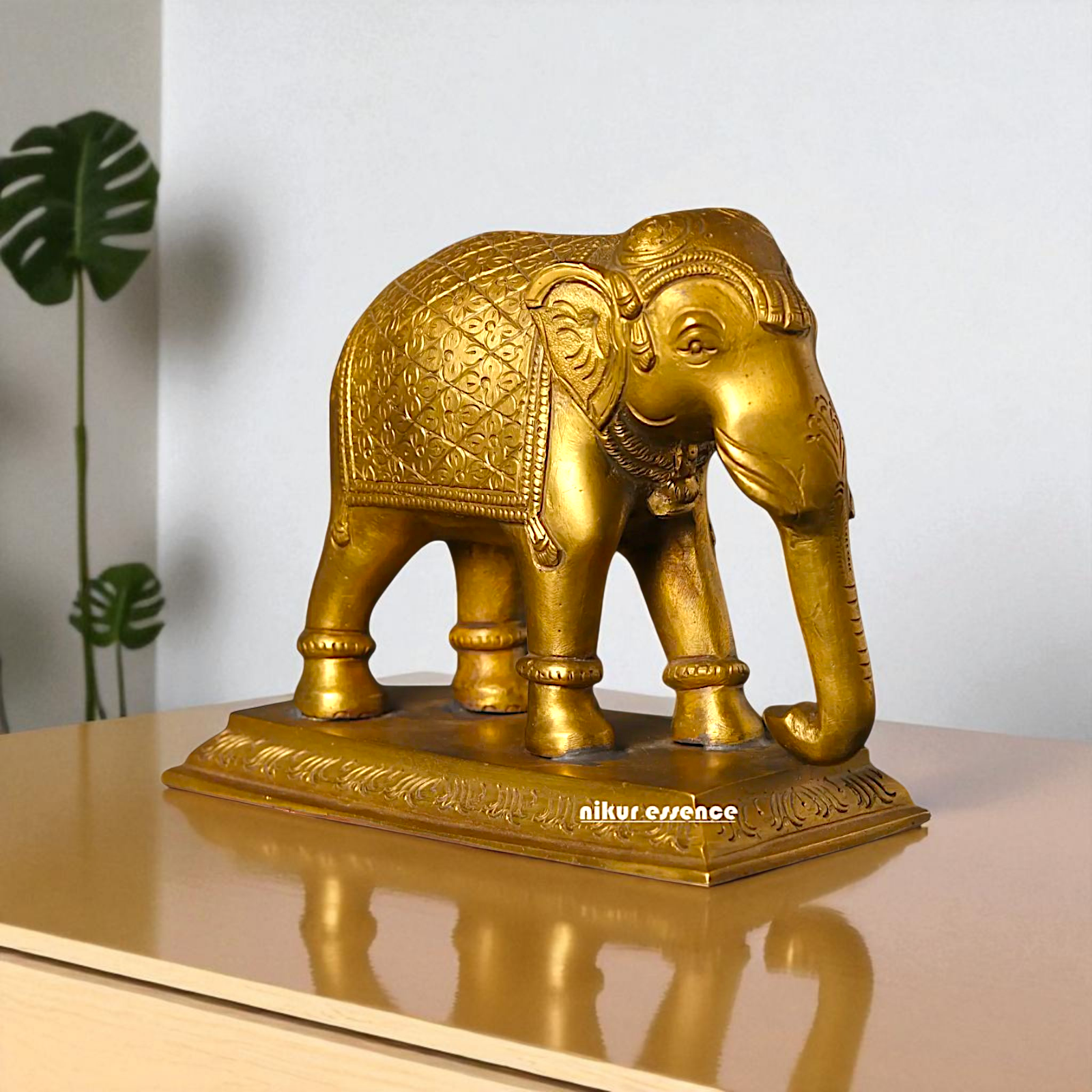 Panchaloha Elephant Beautiful decor statue - 5 Inches Nikuressence