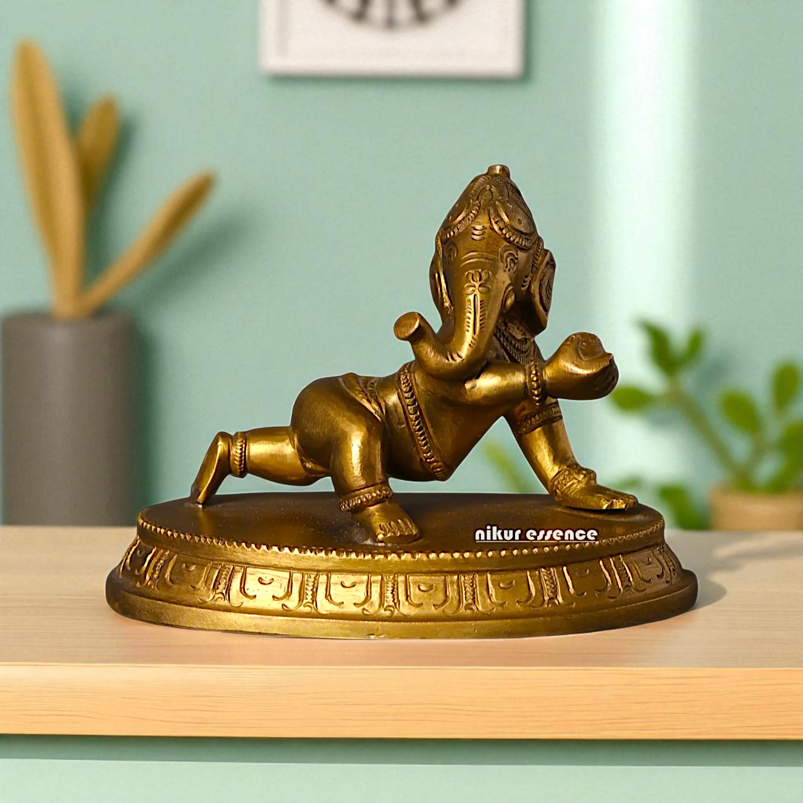 Bal Ganesh Ganpati with Laddoo Bronze/Panchaloha idol - 5 Inches Nikuressence