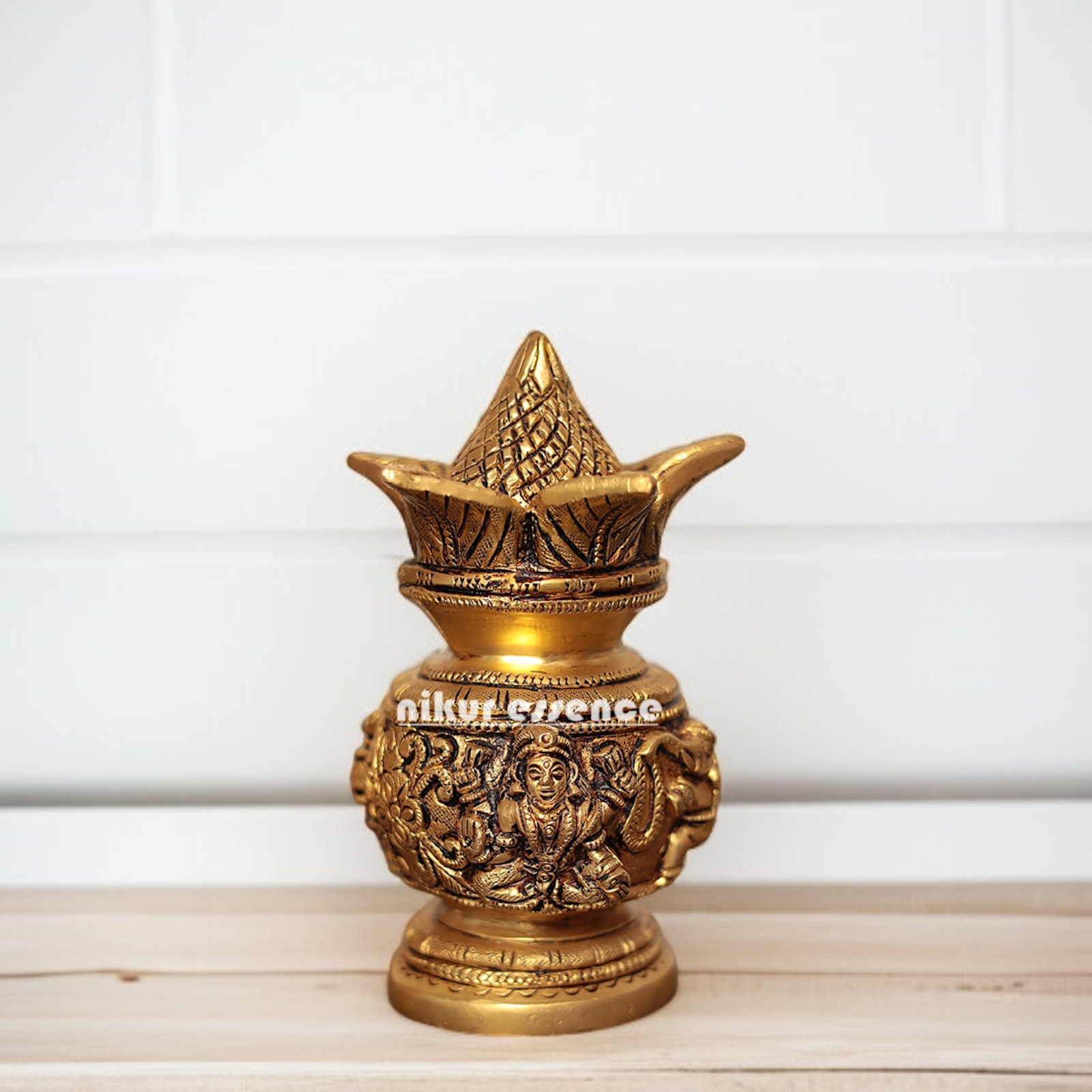 Brass kalash nariyal room decor statue - 6 Inches Nikuressence