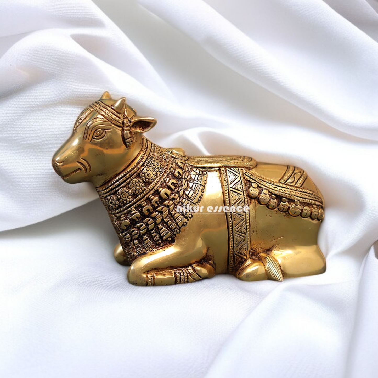 Nandi Sitting solid Brass idol - 9 Inches Nikuressence