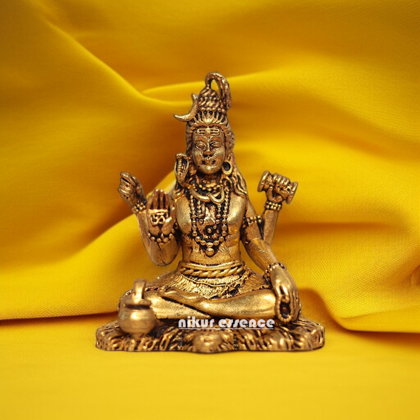 Brass Shiva Mahadev seated with blessing idol - 3.2 Inches Nikuressence