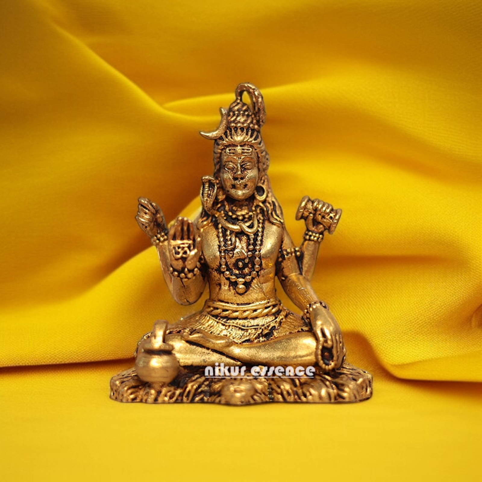 Brass Shiva Mahadev seated with blessing idol - 3.2 Inches Nikuressence