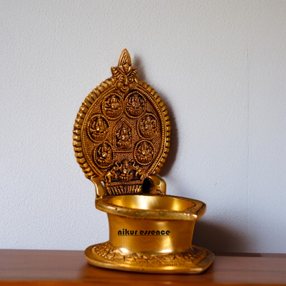 Asthalakahmi Diya lamp Brass stand - 7 Inches Nikuressence
