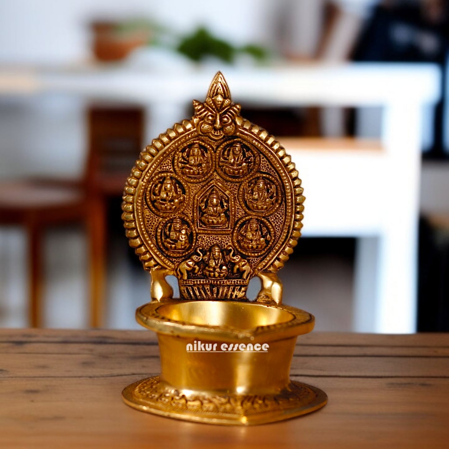 Asthalakahmi Diya lamp Brass stand - 7 Inches Nikuressence