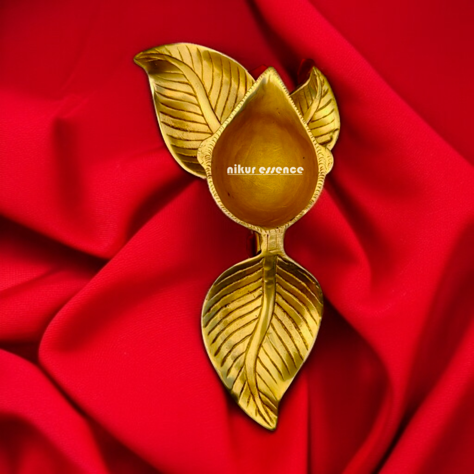 Leaf Diya Brass oil lamp - 9.5 inches Nikuressence