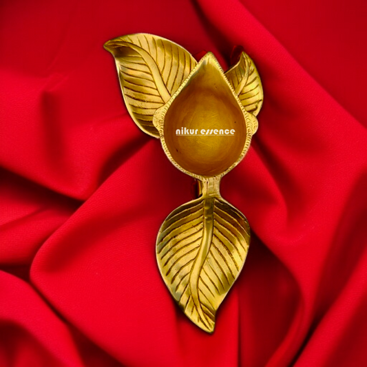Leaf Diya Brass oil lamp - 9.5 inches Nikuressence