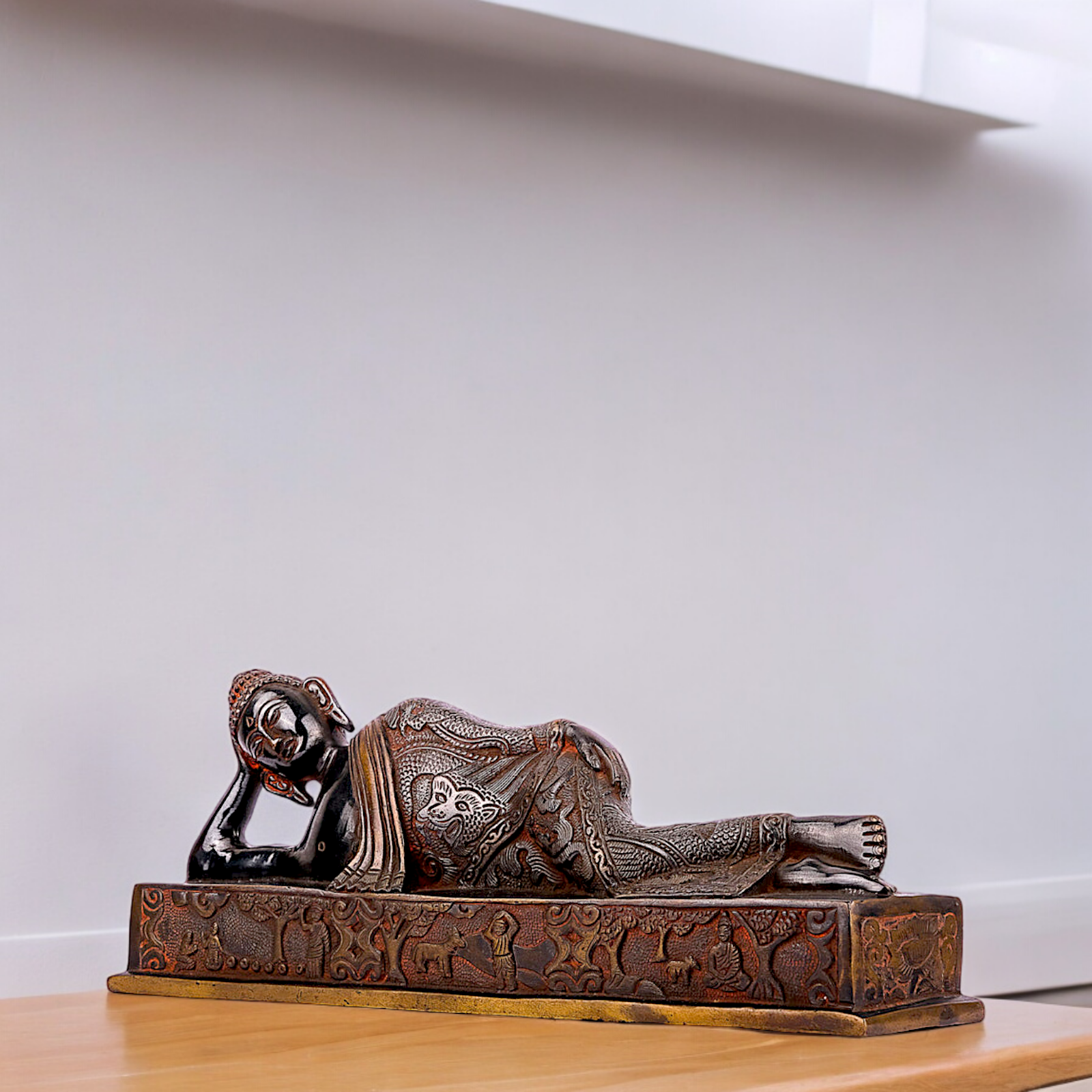 Large Buddha Resting Brass statue - 12 inches Nikuressence