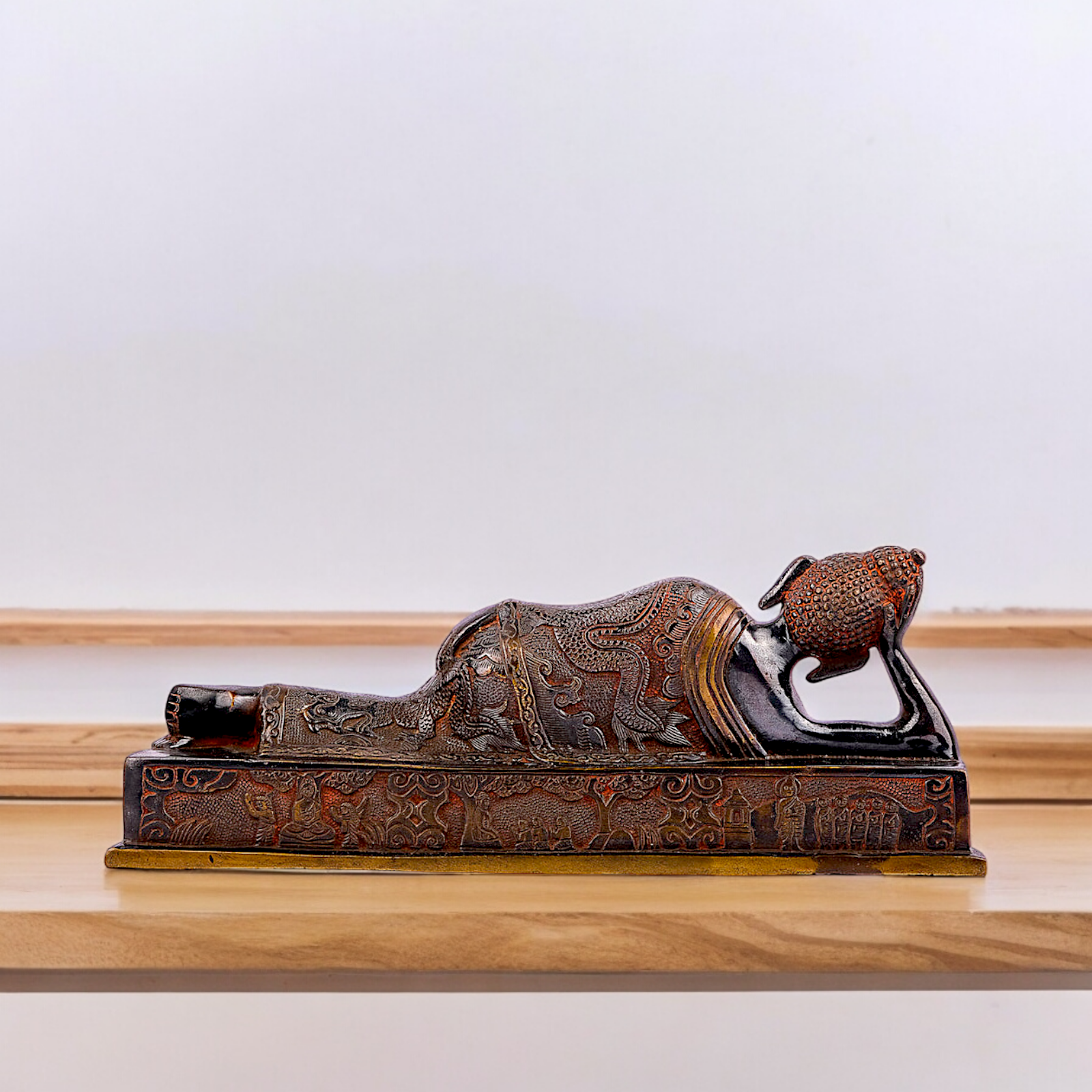 Large Buddha Resting Brass statue - 12 inches Nikuressence