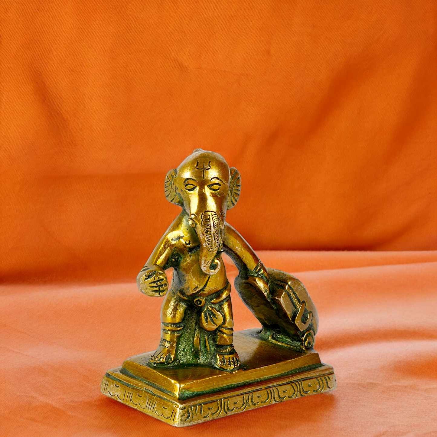 Lord Ganpati Ganesha Brass idol - 4 inches Nikuressence