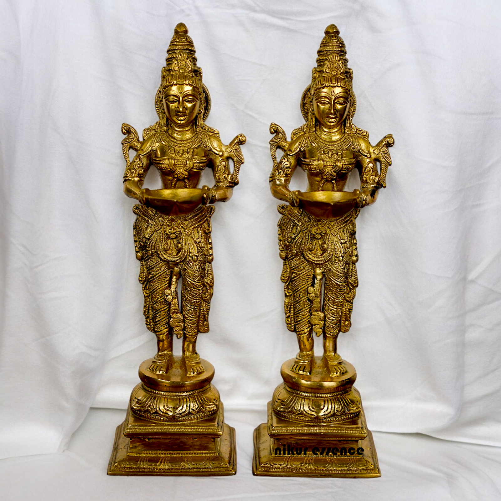 Buy Pair Deep Lakshmi Solid Brass - 15 inch Nikuressence