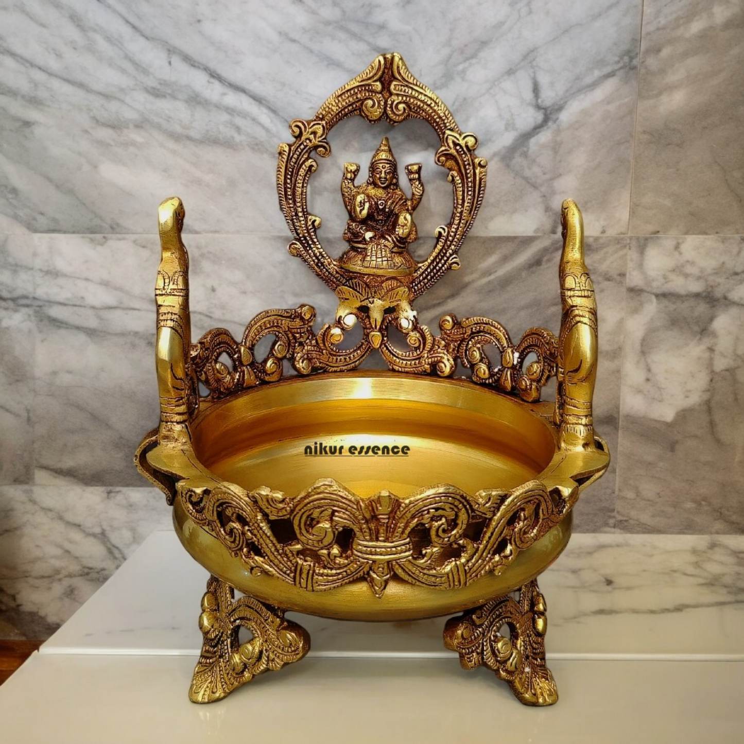 Solid Braas Lakshmi urli - 12 inches Nikuressence