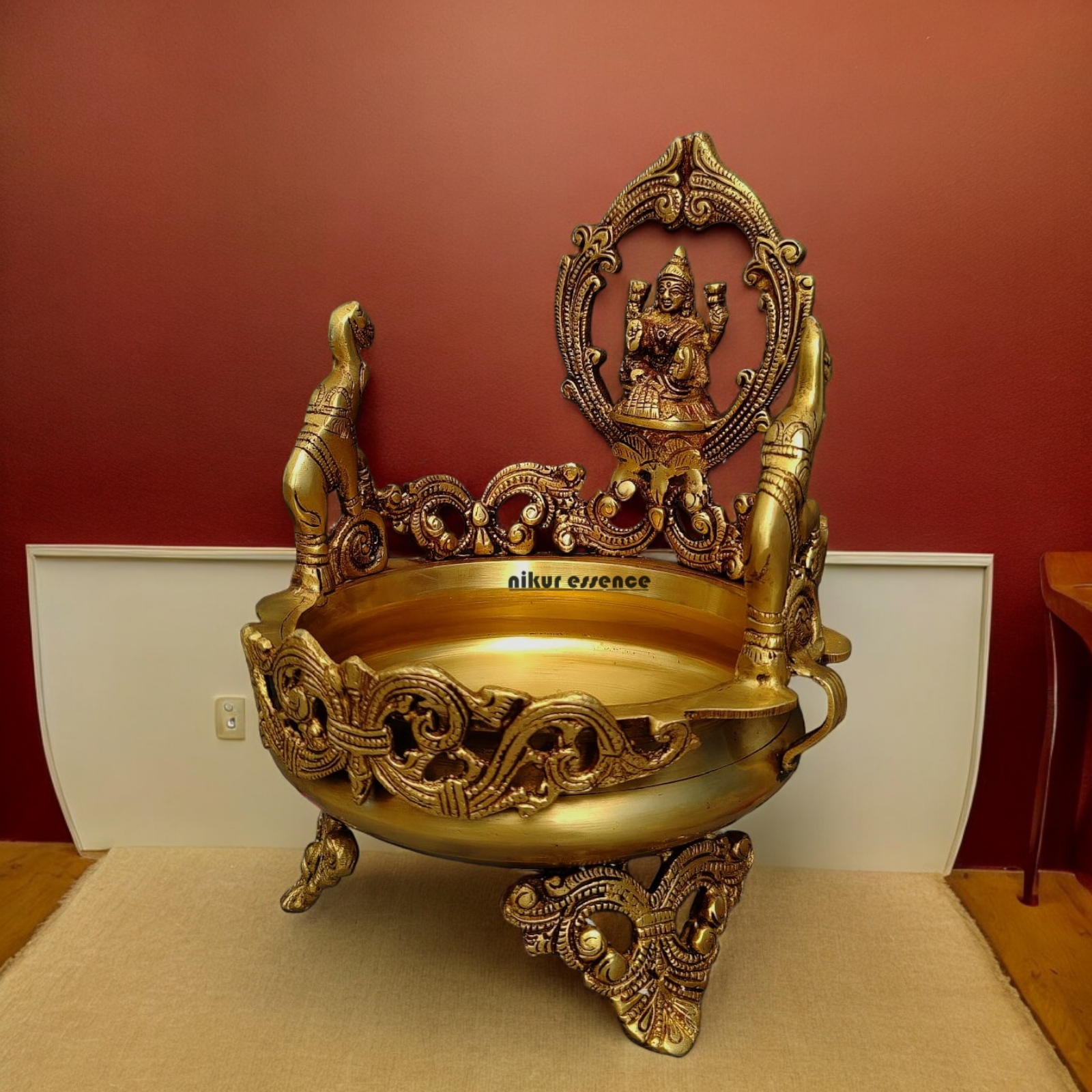 Solid Braas Lakshmi urli - 12 inches Nikuressence