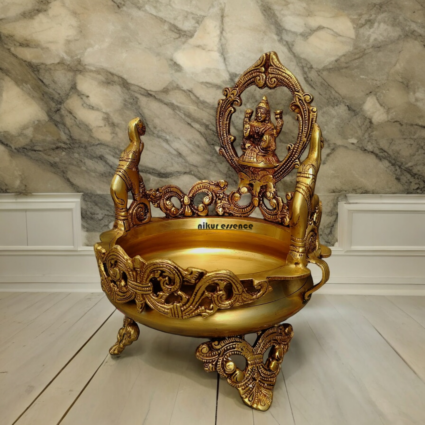 Solid Braas Lakshmi urli - 12 inches Nikuressence