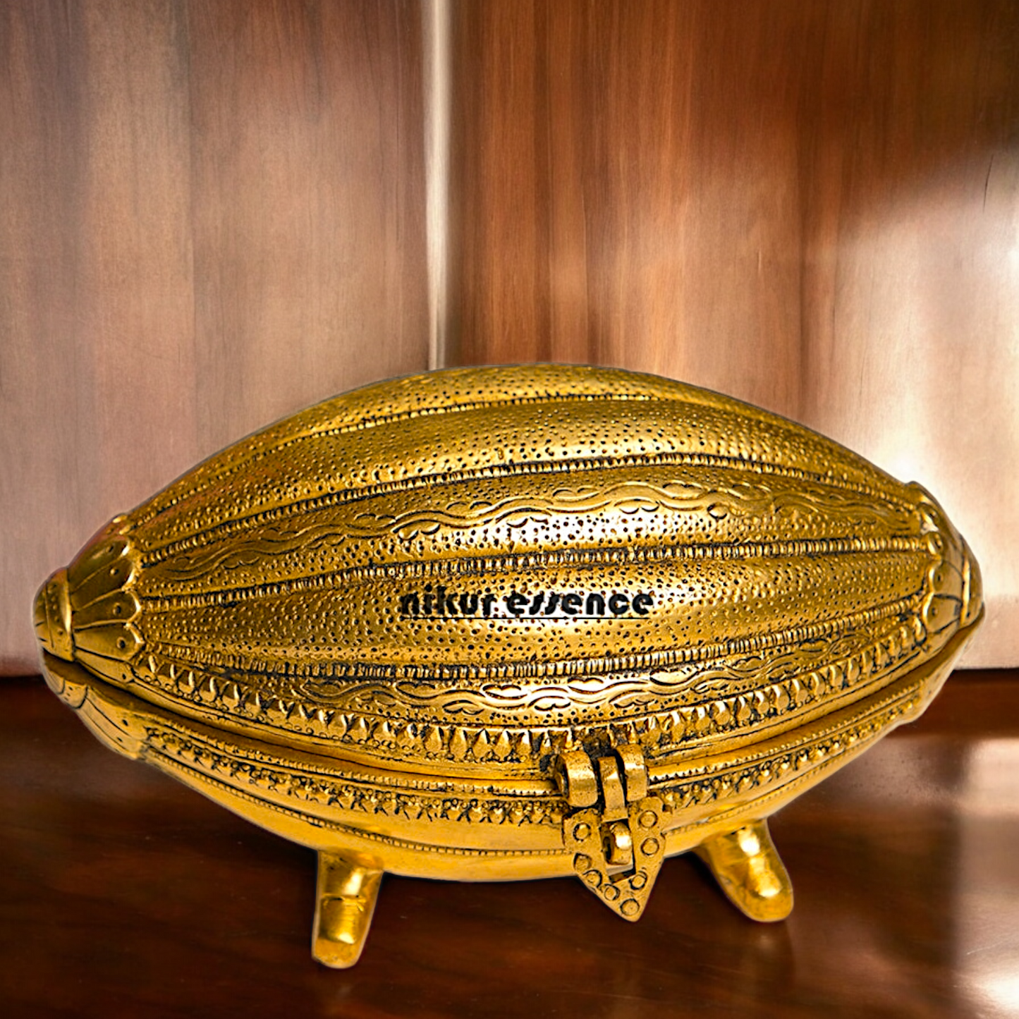 Pure Brass Shell Shape Box with Stand - 5 inches Nikuressence
