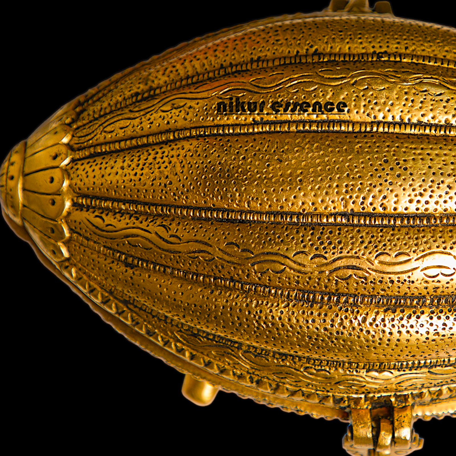Pure Brass Shell Shape Box with Stand - 5 inches Nikuressence