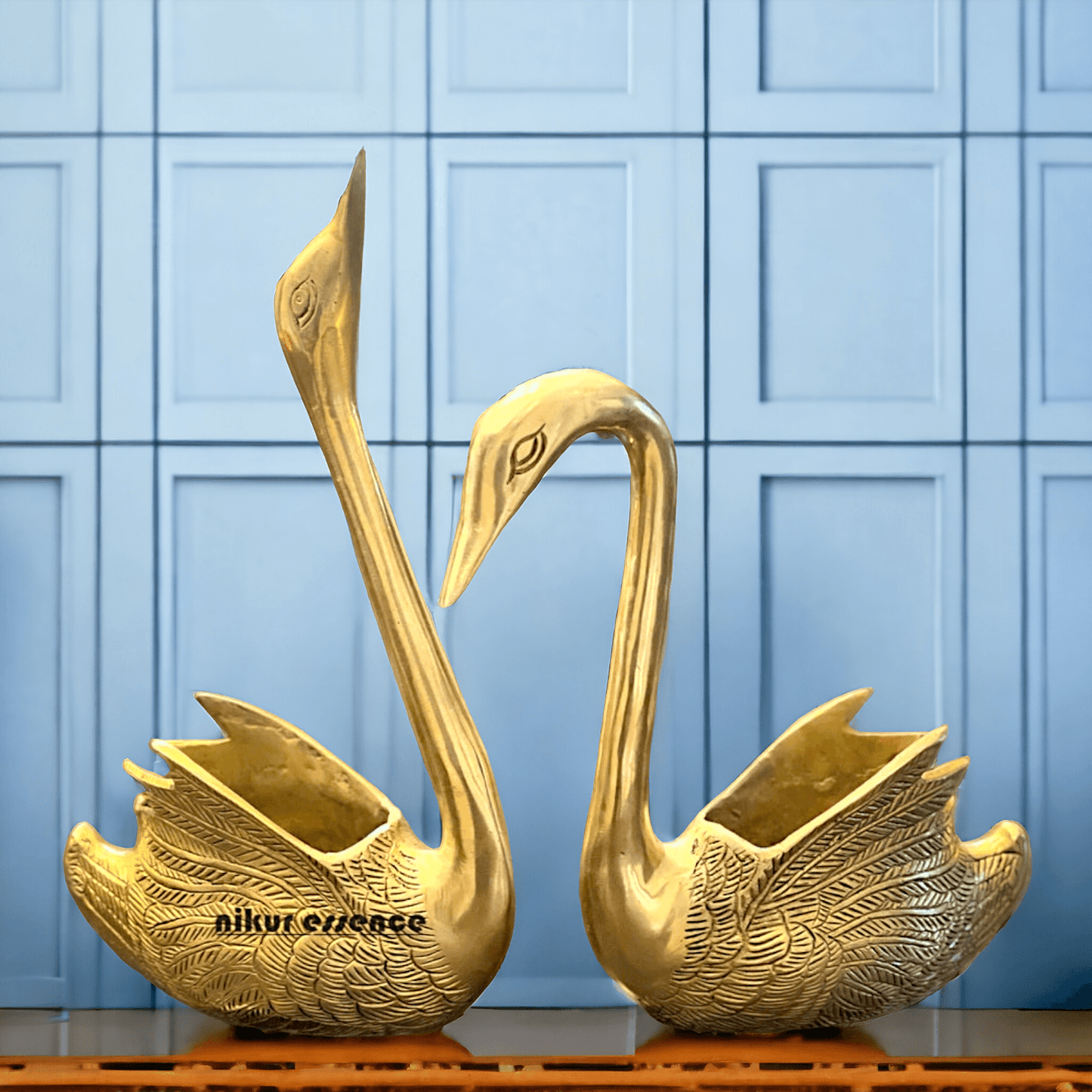 Brass Swan Figurine with Intricate Detailing and Polished Finish Nikuressence