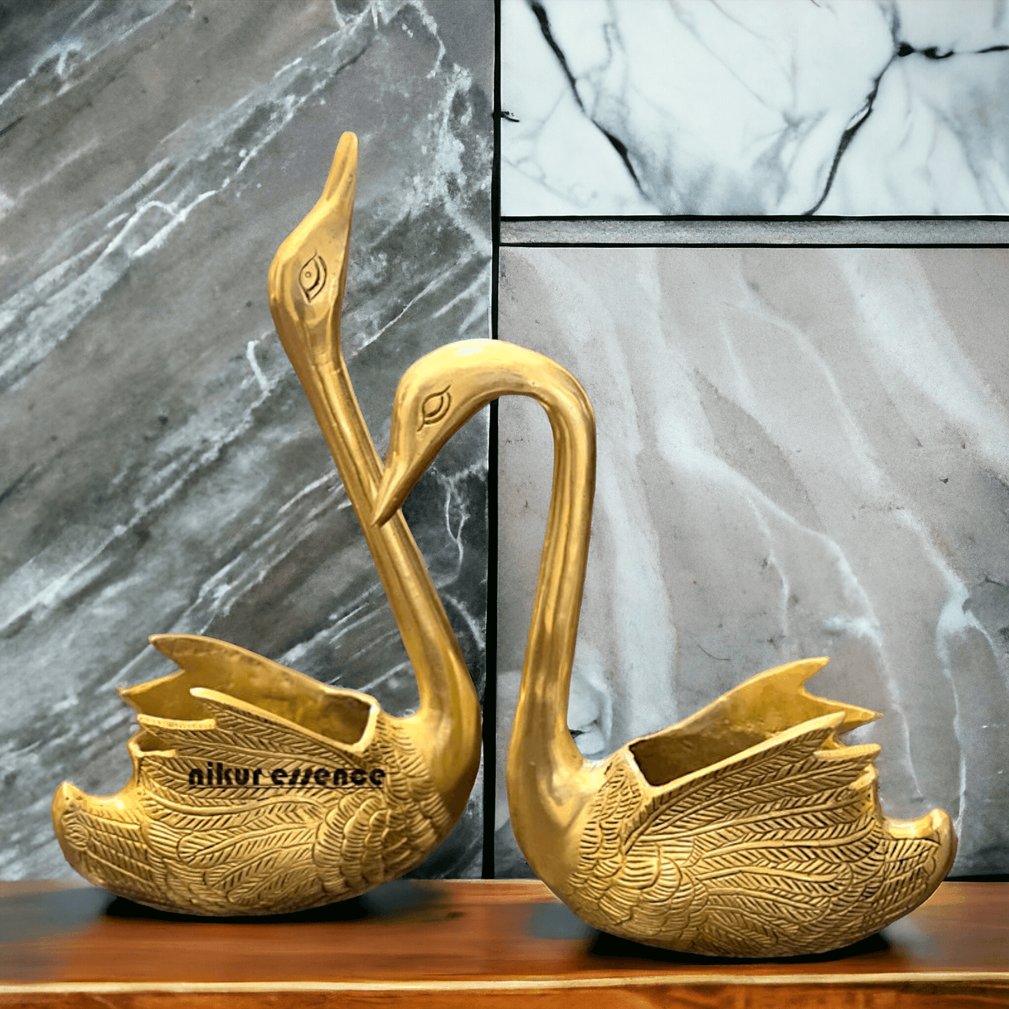 Brass Swan Figurine with Intricate Detailing and Polished Finish Nikuressence